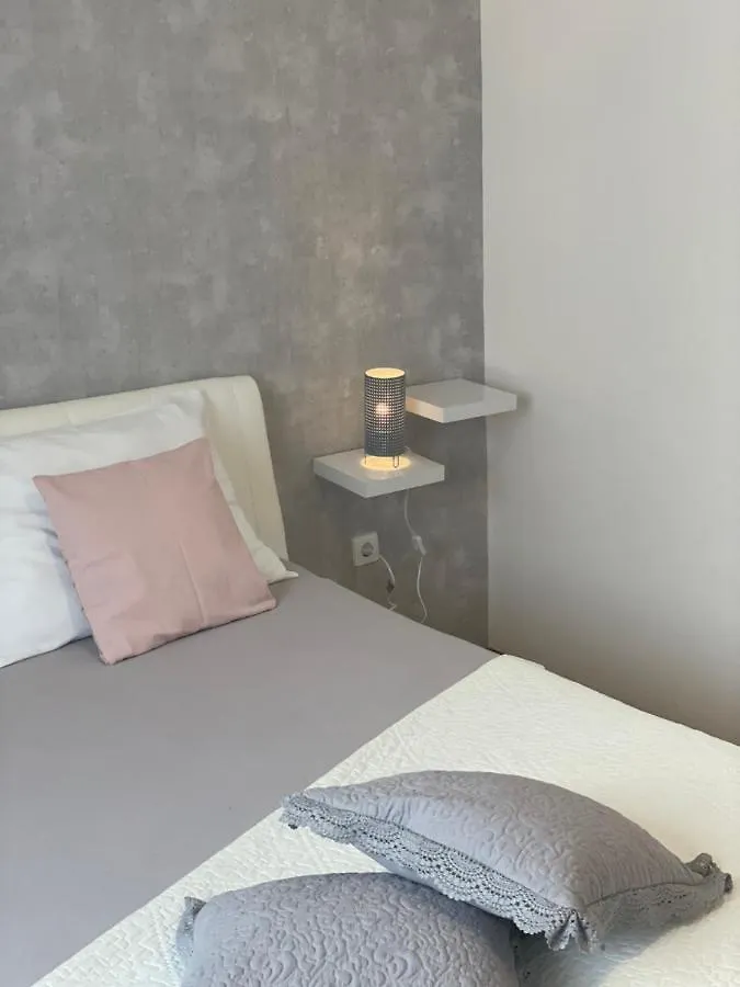 Apartments Tony Biograd Na Moru