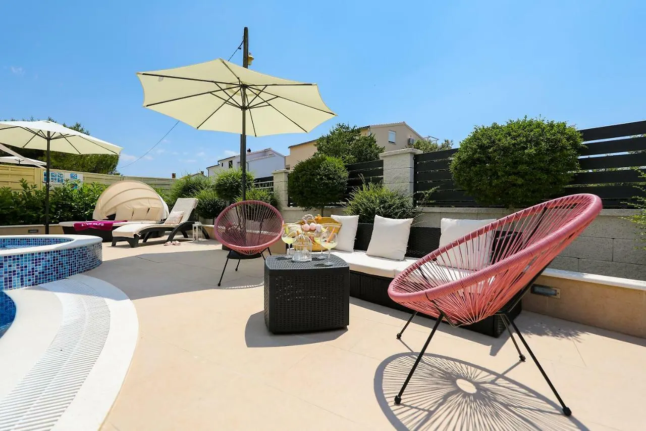 Apartments Tony Biograd Na Moru
