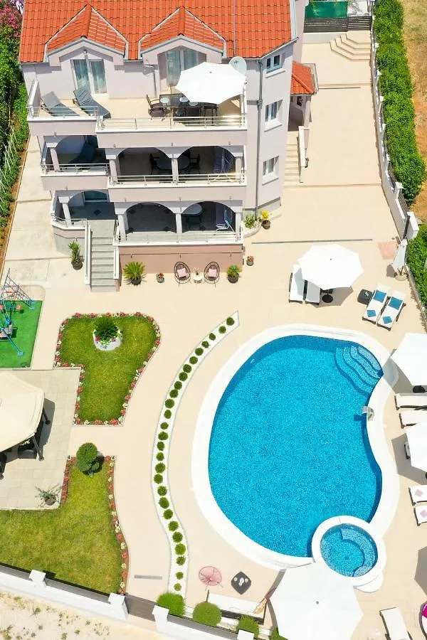 Apartments Tony Biograd Na Moru 0*,  Croacia