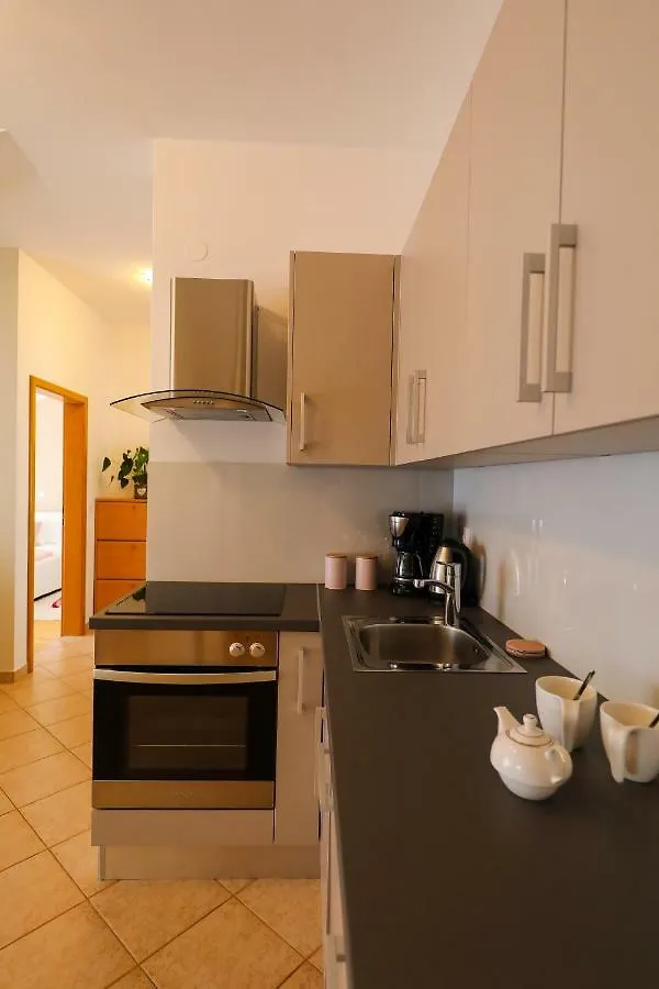 Apartments Tony Biograd Na Moru