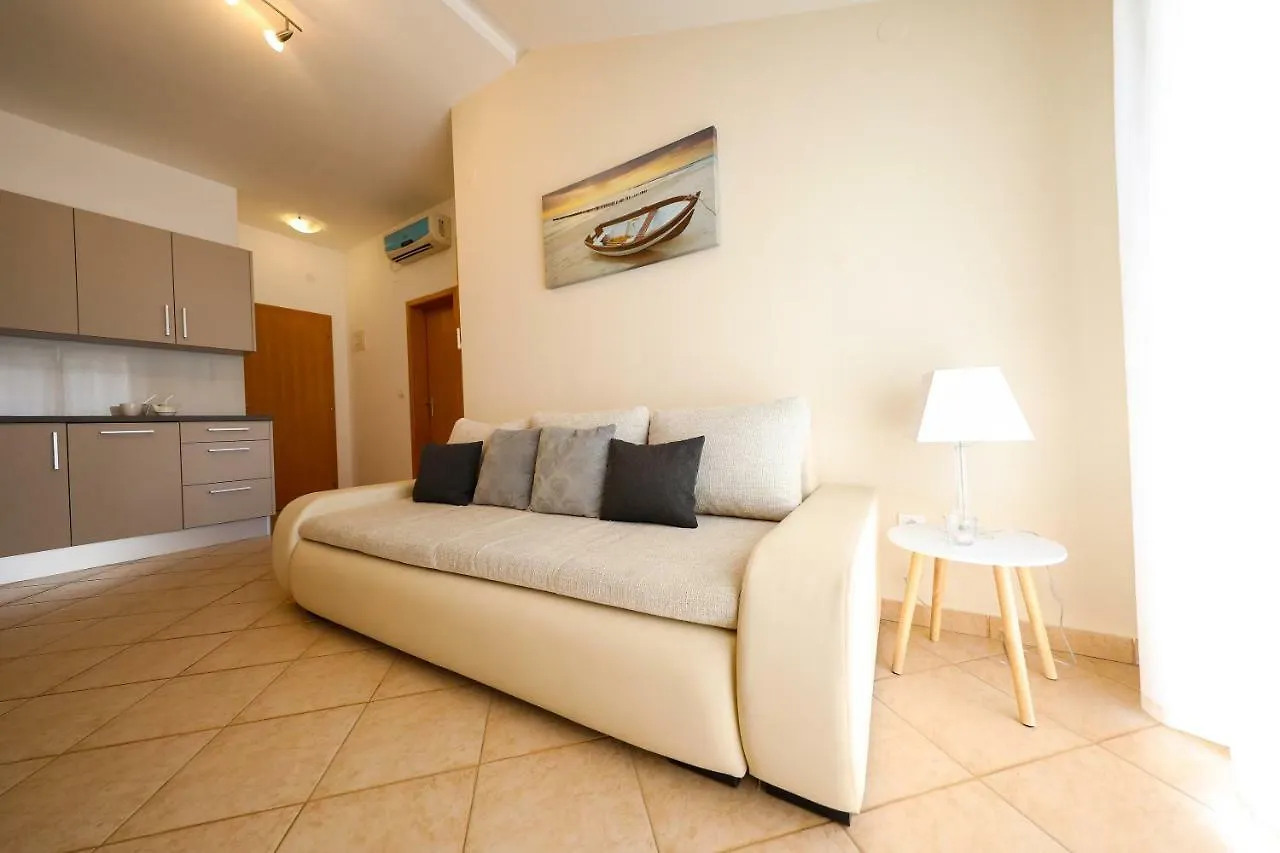 Apartments Tony Biograd Na Moru