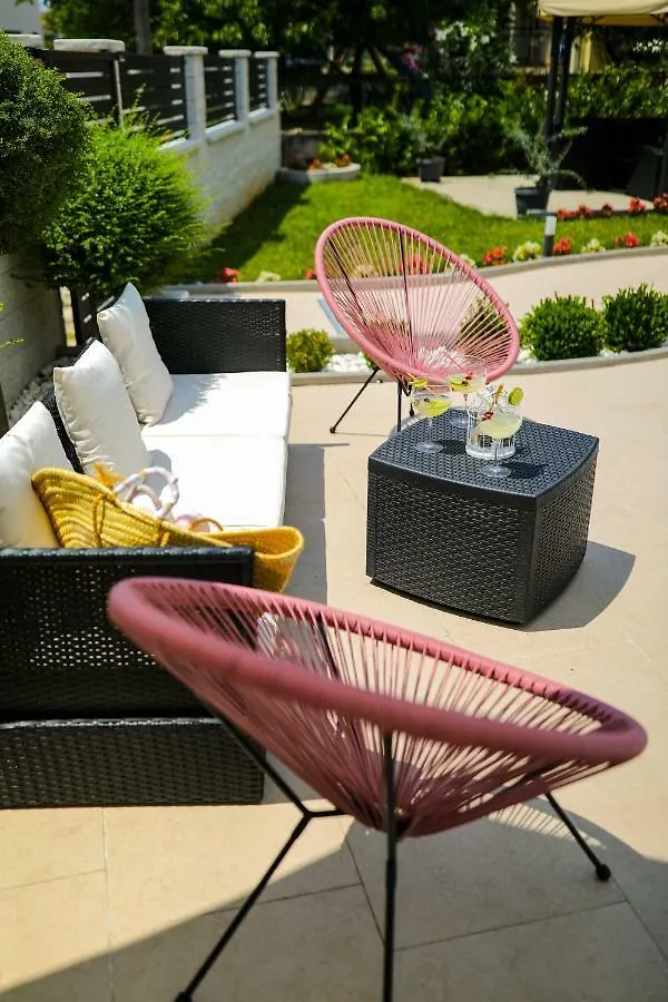 Apartments Tony Biograd Na Moru