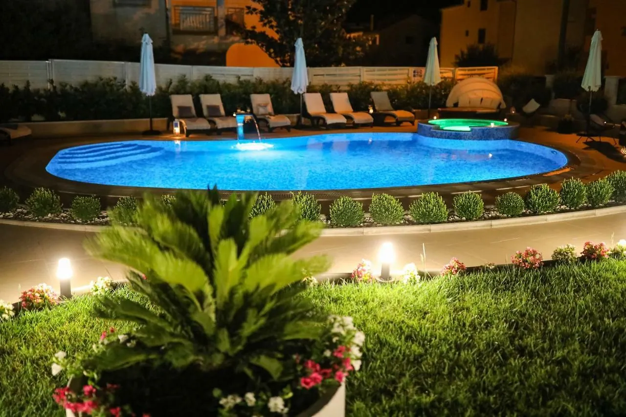Apartments Tony Biograd Na Moru
